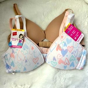 🌸 NWT Girls Hanes bra bundle of 3. Size 30A. Perfect first bra set.